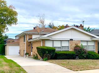 7057 N Crawford Ave, Lincolnwood, IL 60712