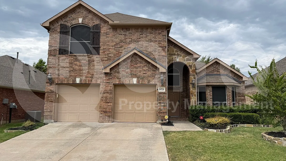 5 bed, 4.0 bath, 2784 sqft, $2,900 — Photo 1