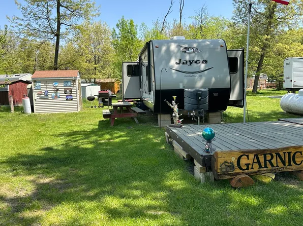 4-120 Woodhaven Lakes, Sublette, IL 61367