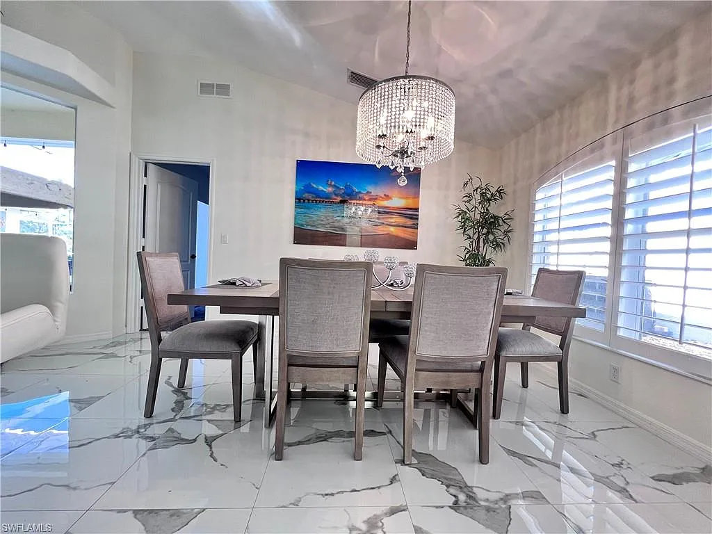 4 bed, 3.0 bath, 2211 sqft, $11,000 — Photo 3