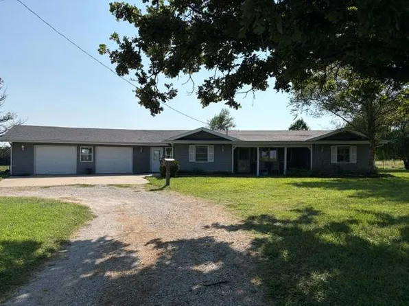 1135 17th Rd, Burlington, KS 66839