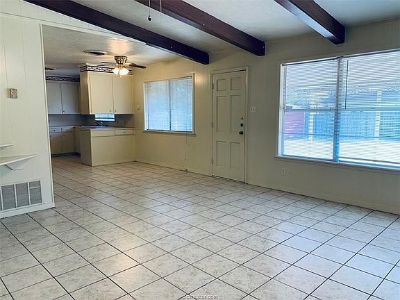 2nd image of 3921 Hilltop Dr