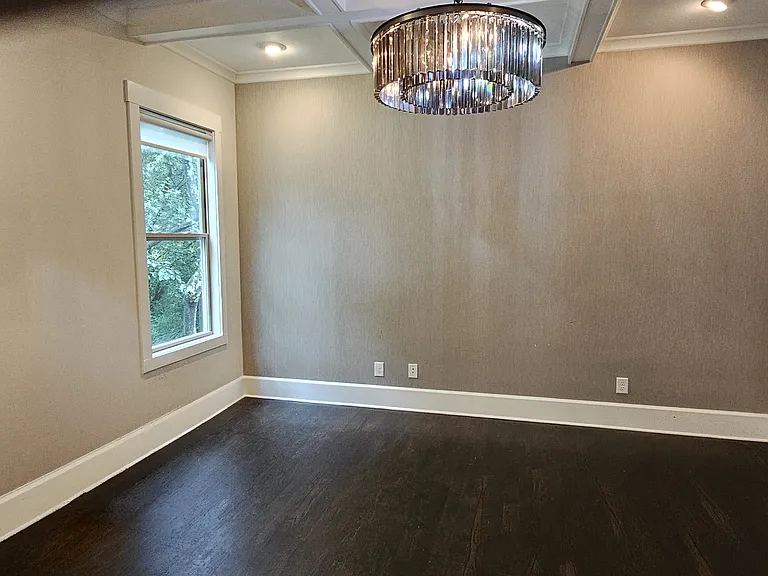 2110 E Roxboro Rd NE — Photo 26
