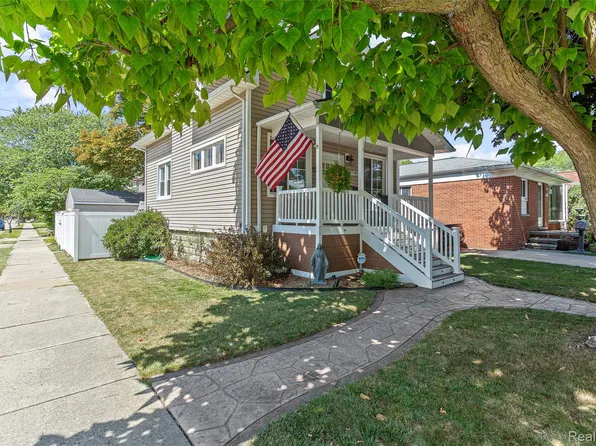 2398 12th St, Wyandotte, MI 48192