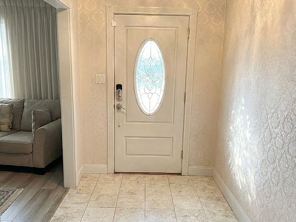3rd image of 20254 Meadowlark Dr