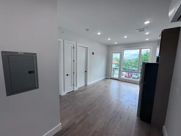 40 Lembeck Avenue image 1 of 7
