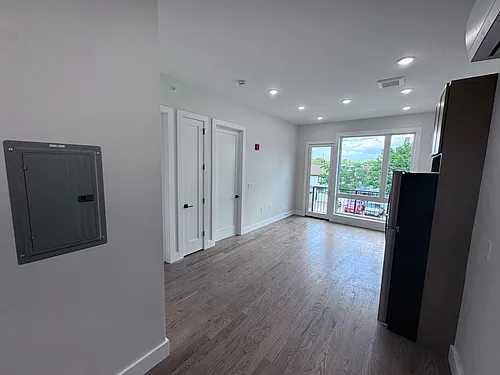 40 Lembeck Ave Photo 1