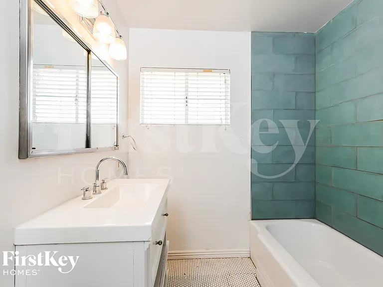 2025 W Campbell Ave — Photo 13