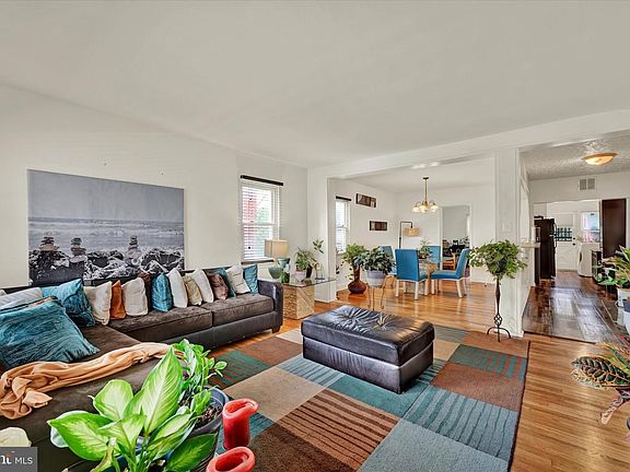 5th image of 3922 Mortimer Ave