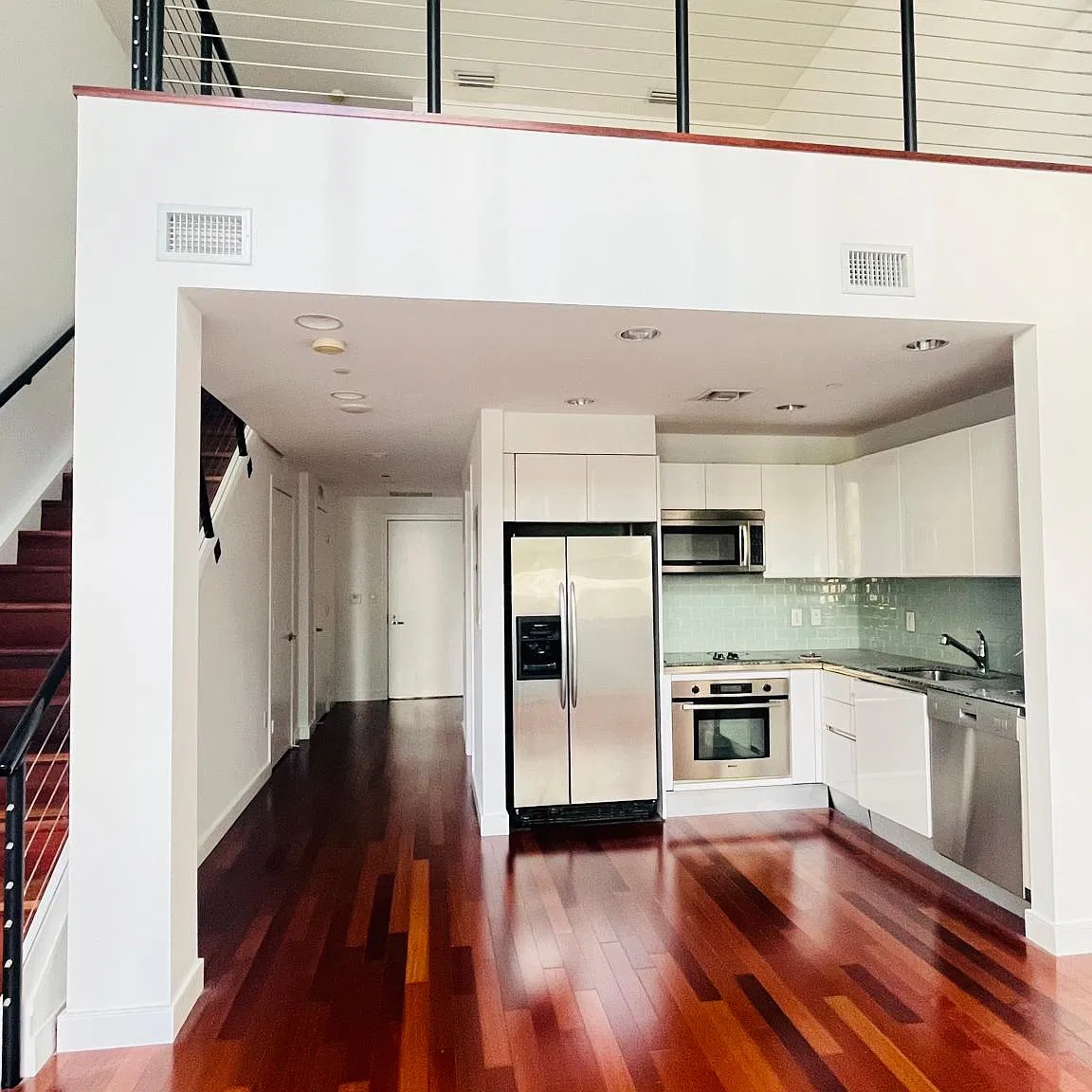 1 bed, 982 sqft, $3,500 — Photo 1
