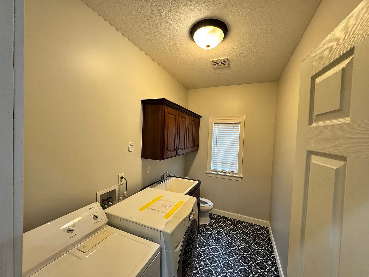Spacious East Side Living with Style, Comfort & Community Perks! — Photo 3