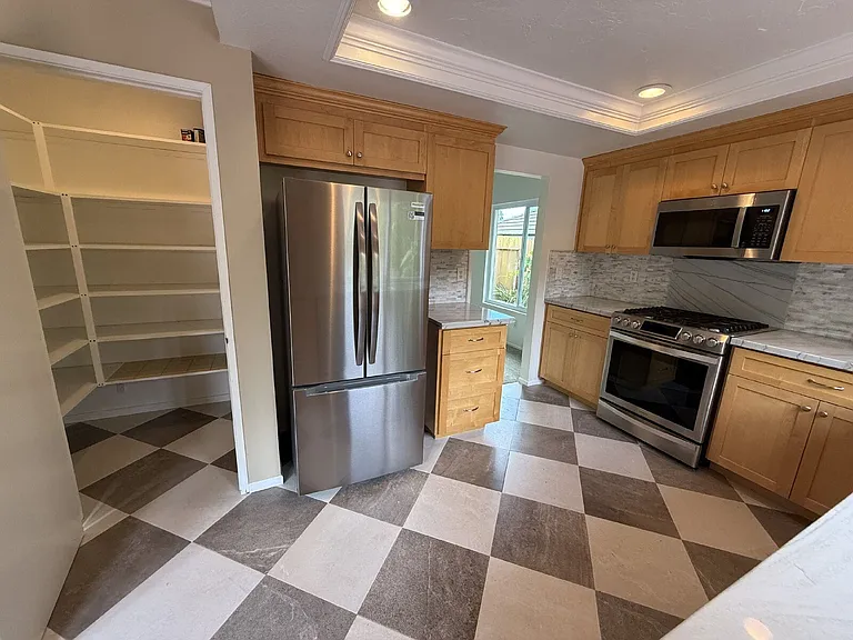 2604 Jacaranda Ave — Photo 10