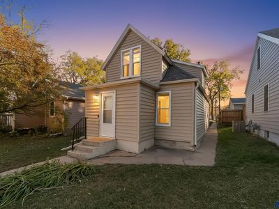 1013 W 5th St, Sioux Falls, SD, 57104
