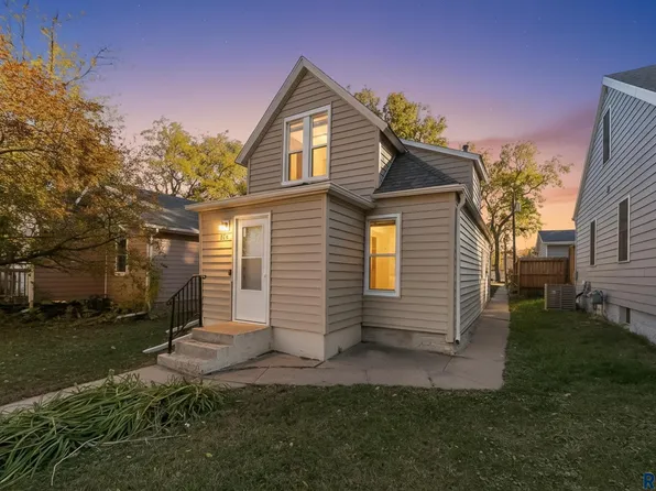 1013 W 5th St, Sioux Falls, SD 57104