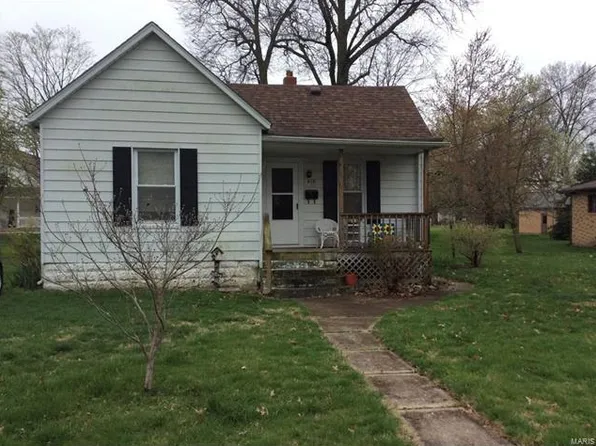 612 E Henry St, Staunton, IL 62088