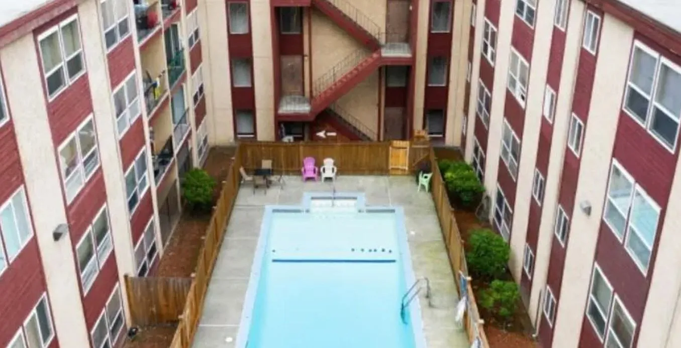 HIDDEN CREEK VILLAGE APTS — Photo 2