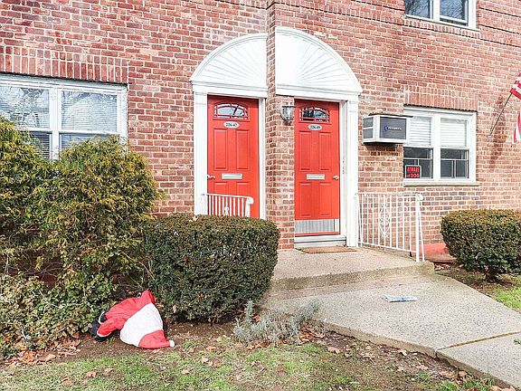 5th image of 226-47 Kingsbury Ave APT A