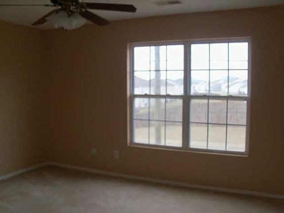 5th image of 3010 Ewingdale Dr