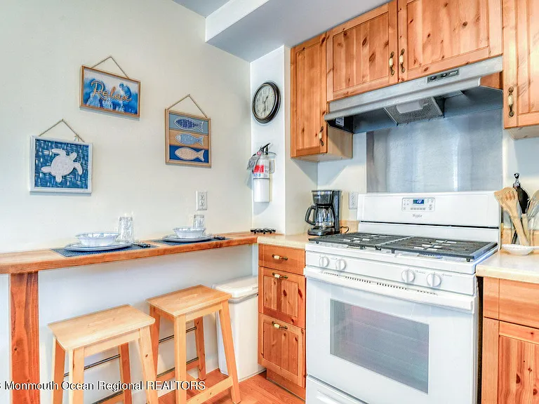 69 Franklin Ave #2 — Photo 5