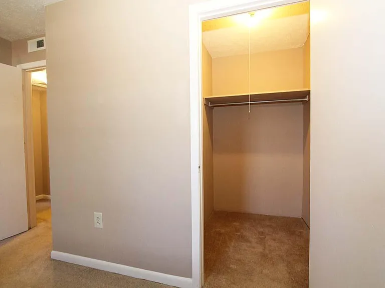 Gatehouse Apartments — Photo 9