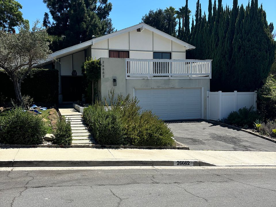 1st image of 26662 Carretas Dr