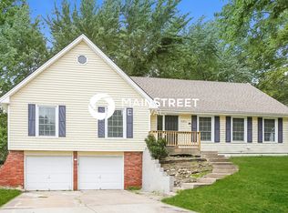 9952 N Charlotte St, Kansas City, MO 64155