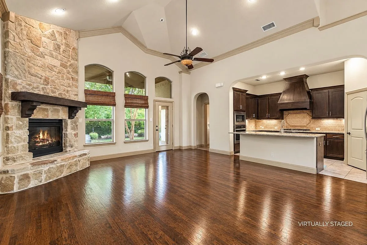 3 bed, 3.5 bath, 2460 sqft, $2,900 — Photo 4