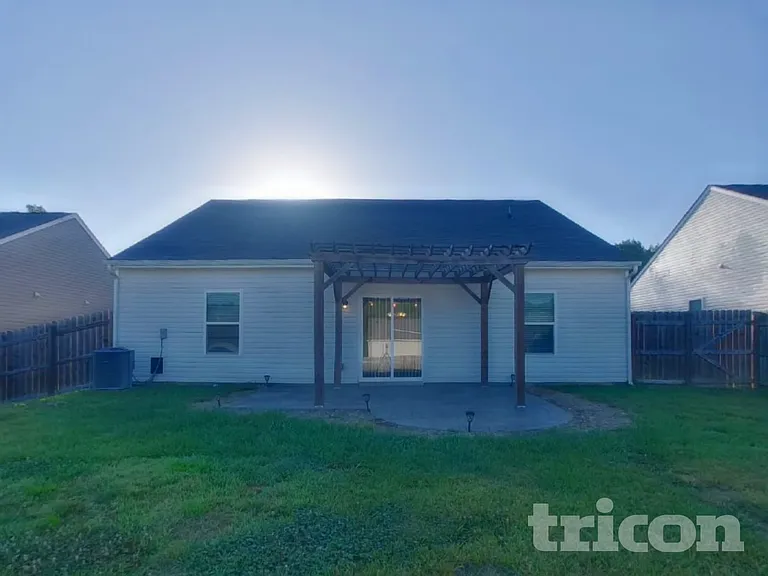 7319 Amberly Hills Rd — Photo 16