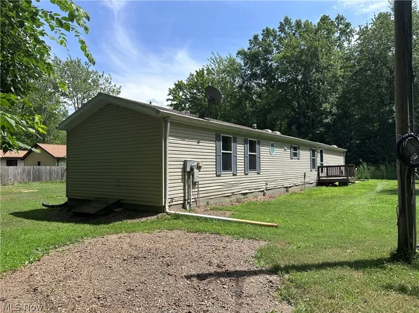 4871 Edwards Dr, Geneva, OH 44041