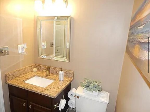 5th image of 1800 Douglas Ave APT 126