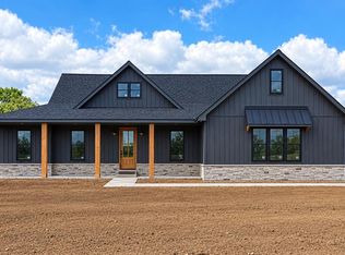 24557 Meadows Trl, Perry, MO 63462