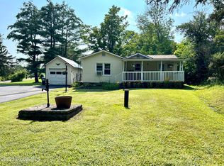 185 Holcomb Rd, Averill Park, NY 12018