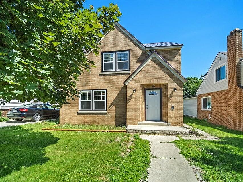 1st image of 218 Western AVENUE