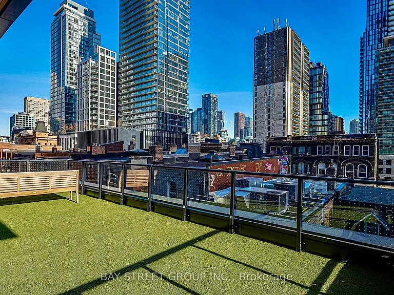 8 Wellesley St W #1811 — Photo 10