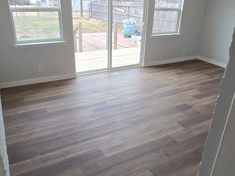 909 Van Horn St — Photo 5