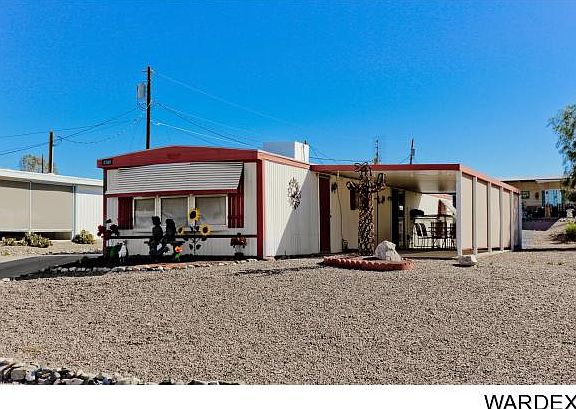 3rd image of 2590 Laverne Dr