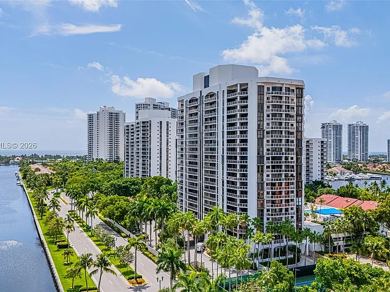 3598 Yacht Club Dr #601 — Photo 53