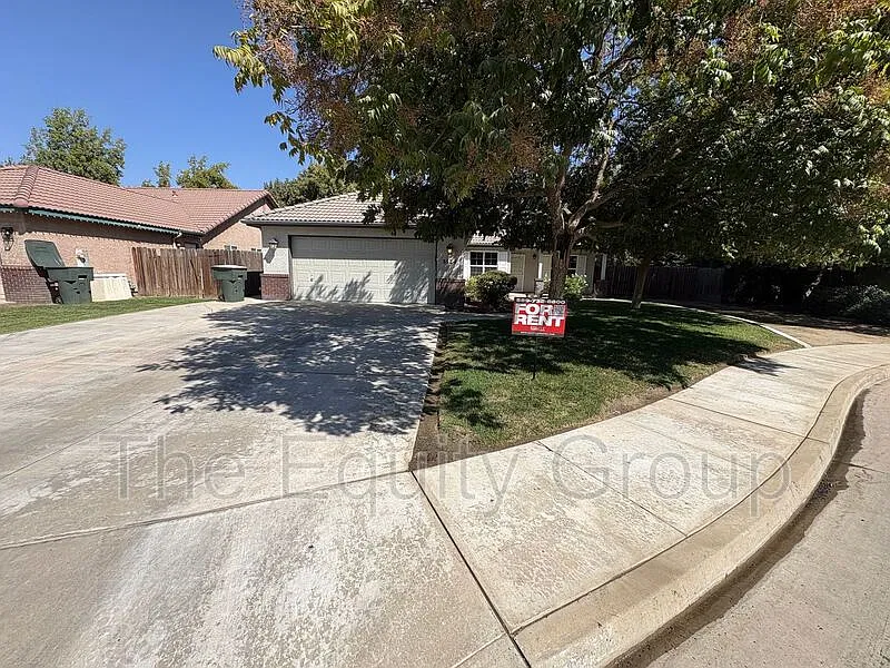 3524 S Lincoln Ct