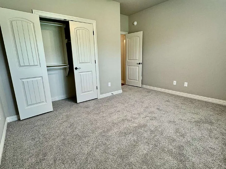 1300 Hickory St — Photo 22