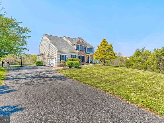 2nd image of 208 Christopher Rd