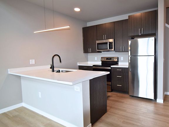 4th image of 8421 Mansion Hill Ave #138