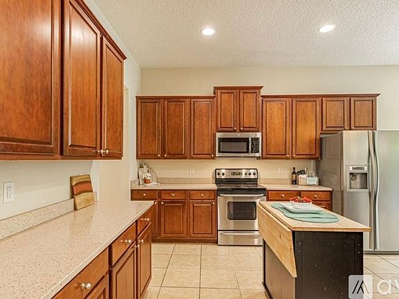 3rd image of 1819 Creekwood Ln