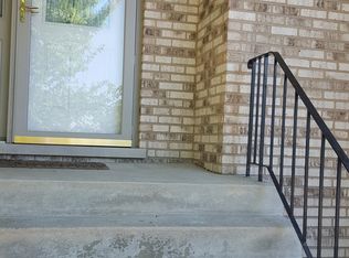 8421 Stephen Ct, Woodridge, IL 60517