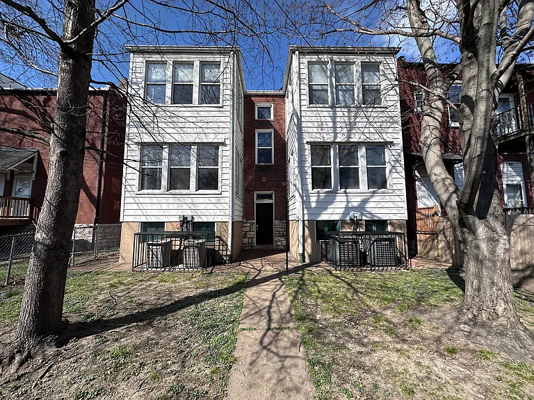 3704 Fairview Ave #2W — Photo 47