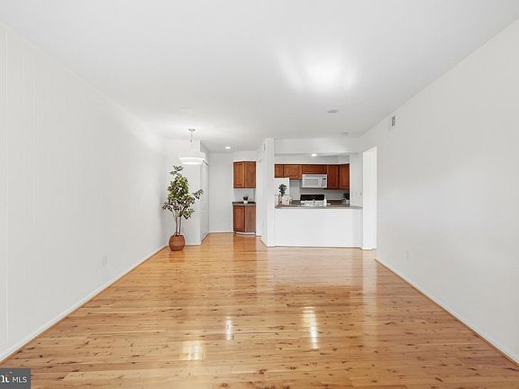 2nd image of 5802 Royal Ridge Dr Unit I