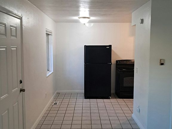 3rd image of 1824 W Riverview Ave APT B