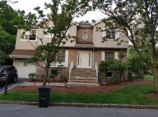 300 Van Orden Ave, Leonia, NJ 07605