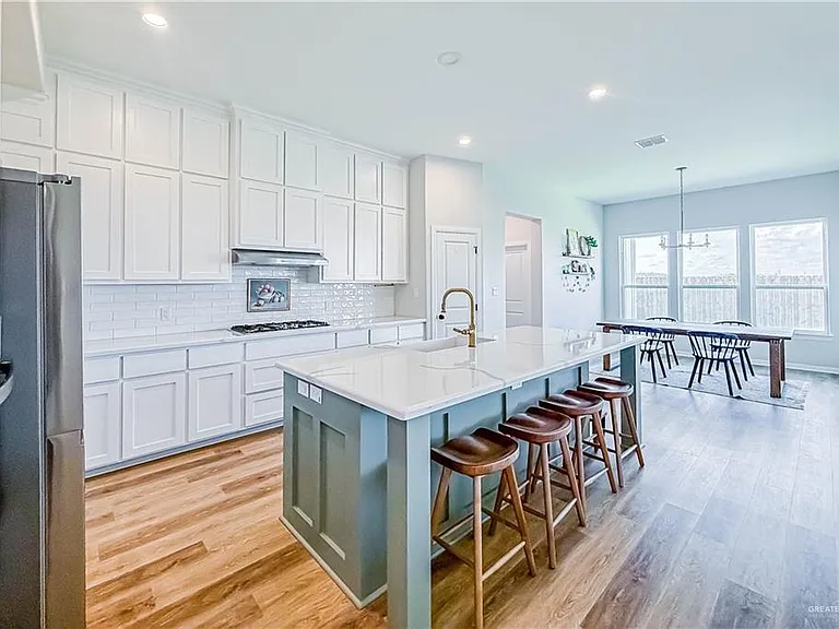 13704 Belle Ct — Photo 3
