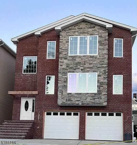 1st image of 14 Cottage Pl Floor 1