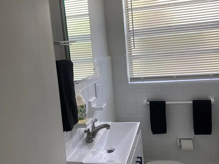 1436 Manchester St — Photo 26